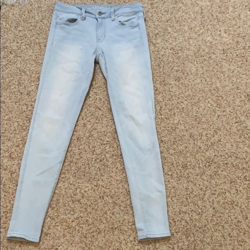 Light denim American eagle jeans!